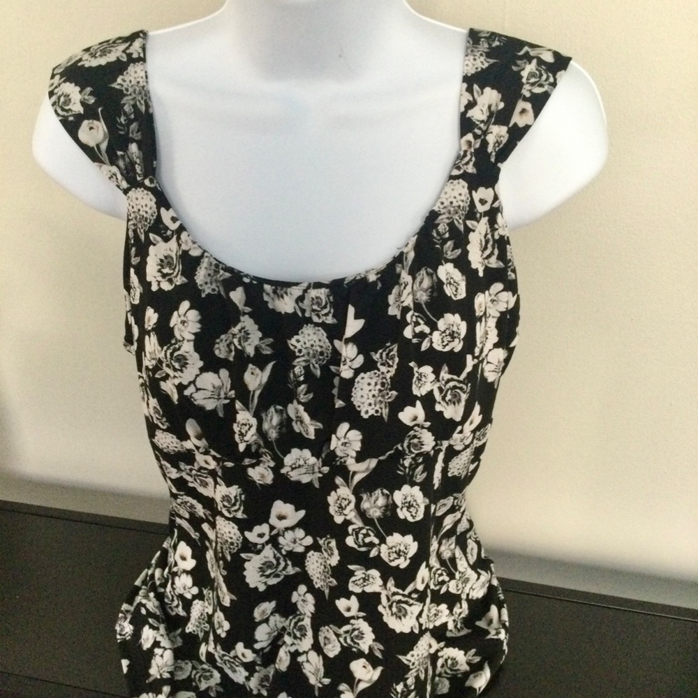 White House Black Market sleeveless blouse